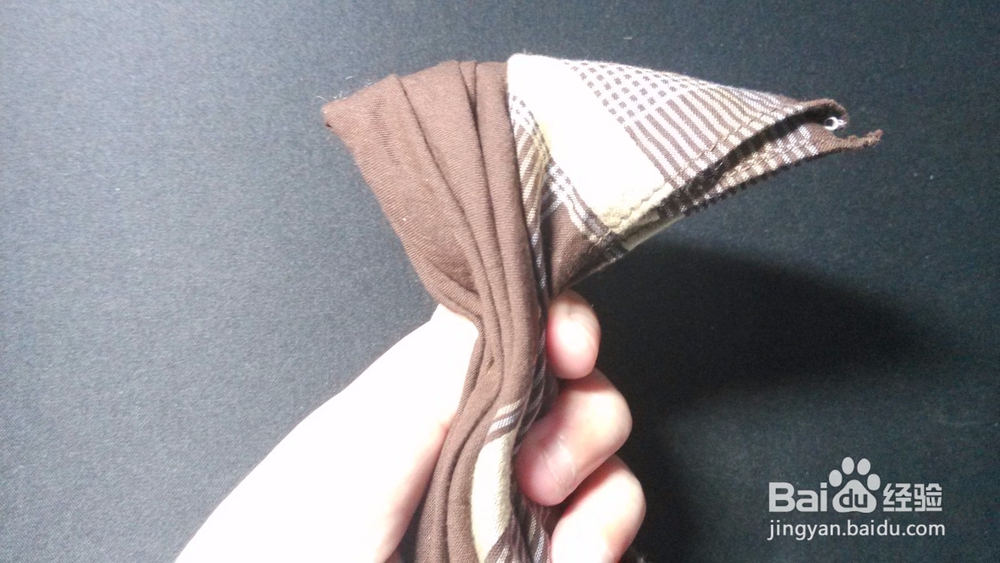 牵牛花和明虾的餐巾做法