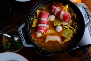 怎么做软糯鸭掌小火锅