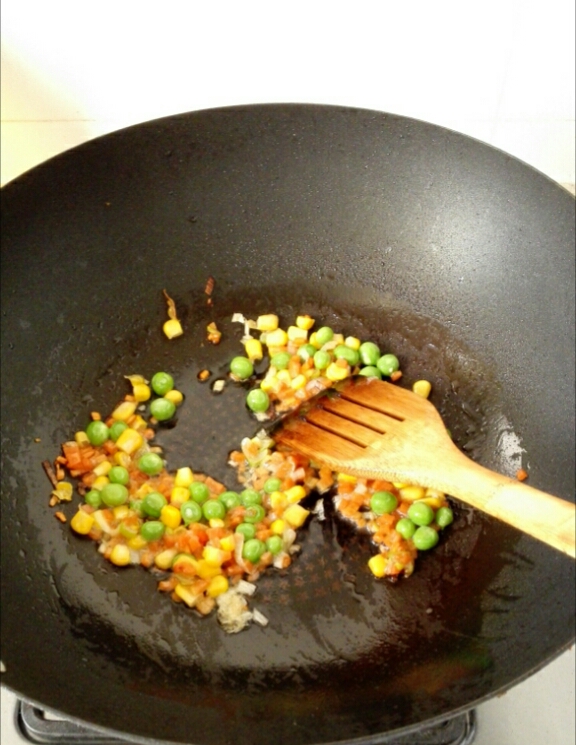 泰式鲜虾咖喱菠萝饭