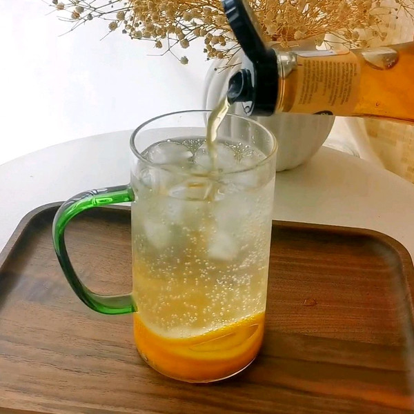 苹果醋柠檬气泡水