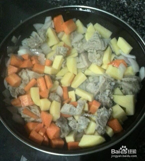 咖喱排骨土豆饭的做法