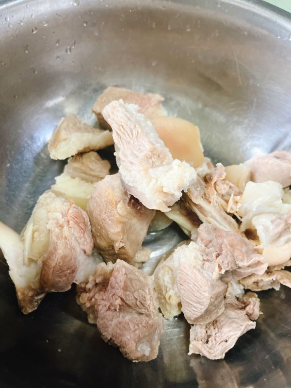 红烧土豆焖猪蹄