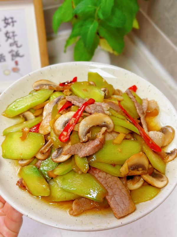 腊肉白蘑炒芥蓝