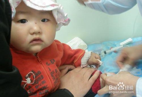 输液对宝宝的危害(及应对宝宝发烧的方法)