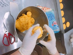 【网红会拉丝的南瓜饼】教程