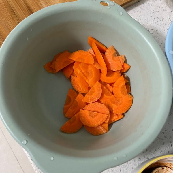 土豆片炒胡萝卜