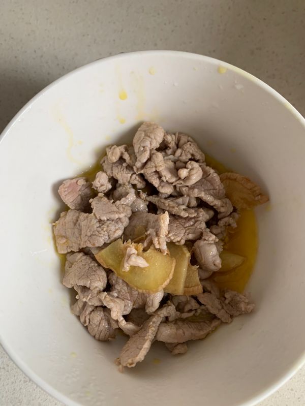 花菜胡萝卜炒肉片