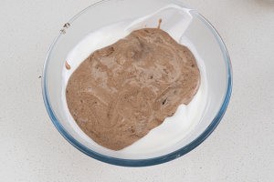 在家制作美味的奥利奥古早蛋糕