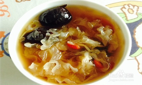 红糖搭配什么好吃？红枣莲子银耳汤怎么做？