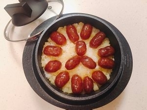 粒粒肠土豆焖饭做法
