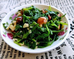 健康养生佳品凉拌芹菜叶的做法