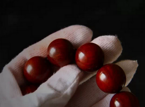 怎么盘小叶紫檀(小叶紫檀的盘玩方法)