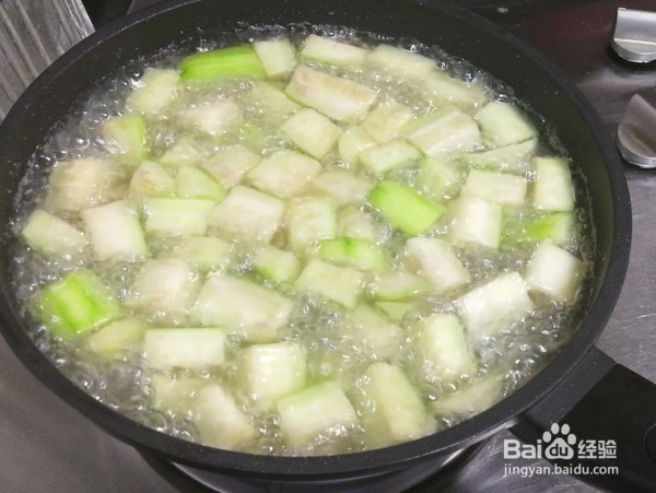 丝瓜瘦肉滚汤