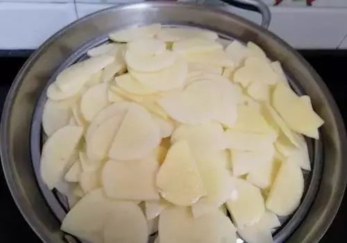 西红柿可以和土豆一起吃吗