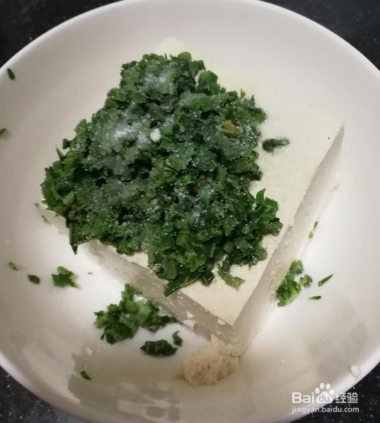 方便好吃的凉拌香椿豆腐
