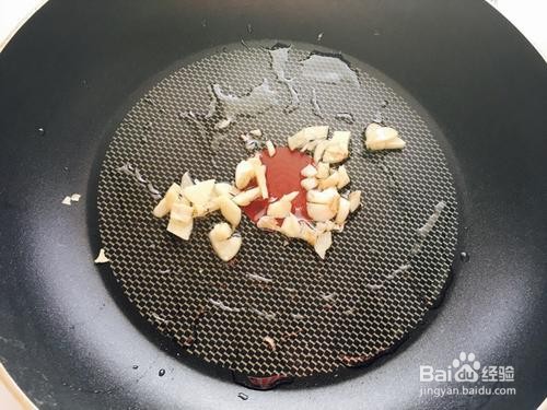 青椒素炒蘑菇怎么做