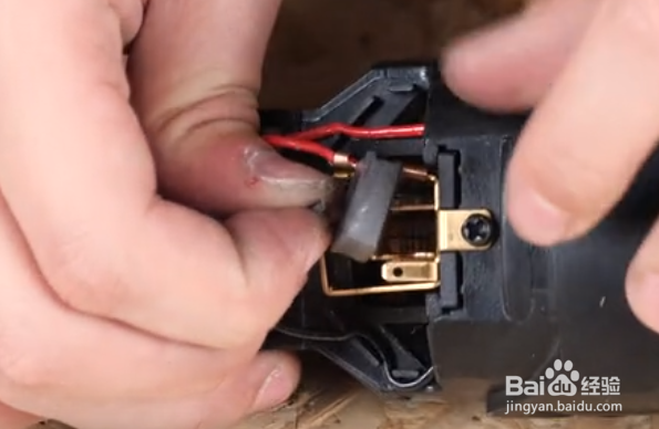 角磨机碳刷怎么换