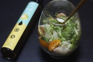 怎么做柚香虾仁果蔬沙拉