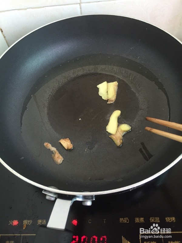 香菇焖排骨怎么做