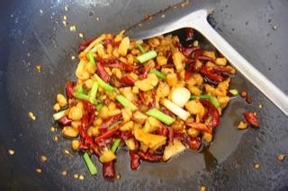 经典川菜——辣子鸡丁