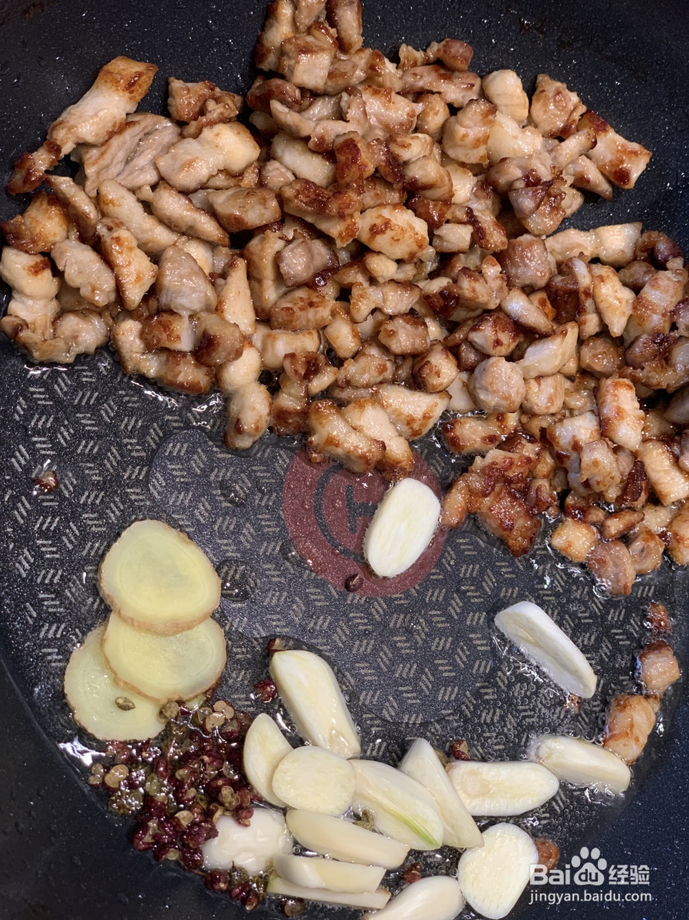 奶奶教你做干煸五花肉炒花菜