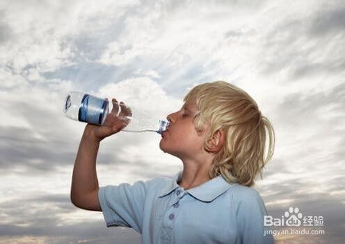 孩子不喜欢喝水，家长该怎么办？