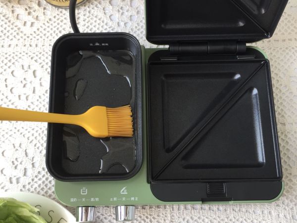 火腿鸡蛋三明治