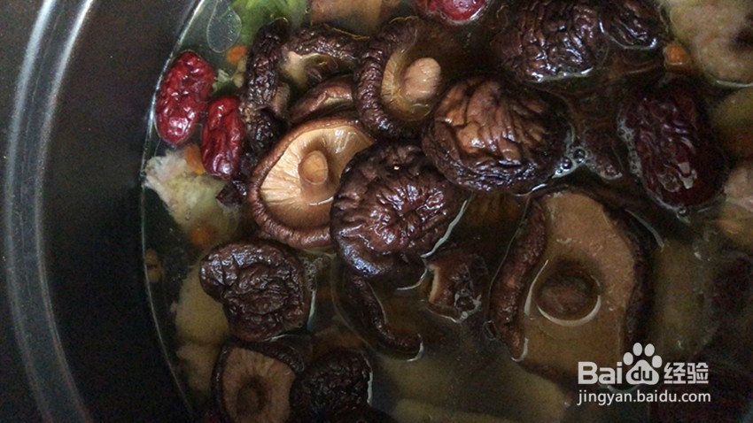 如何做深秋滋补香菇鸡汤