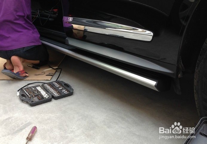 英菲尼迪QX70、FX35加装电动踏板效果实拍