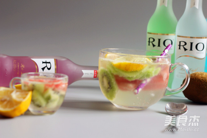 缤纷水果饮的做法