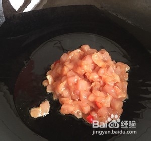 色香味俱全的彩椒小炒肉酿秋葵