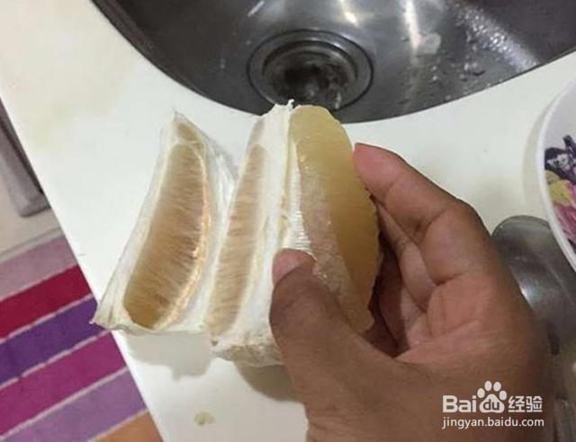 有了这个方法，再也不用愁柚子皮怎么剥了