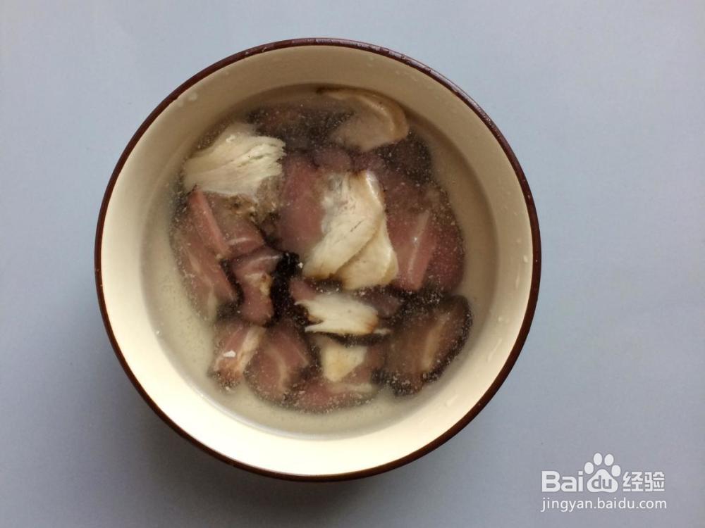 烟熏肉炒花菜的做法