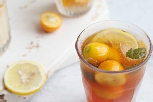 三种不同口味的网红水果茶