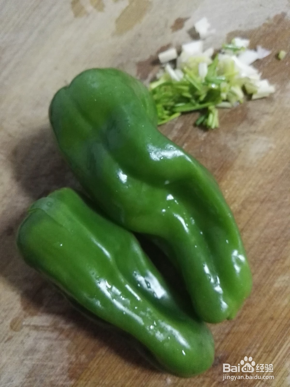 青椒炒红薯的做法