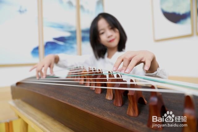 弹古筝时如何避免弹奏时杂音？