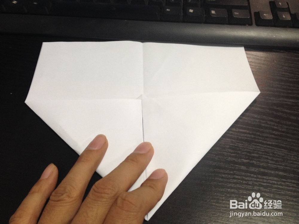 教宝宝叠纸飞机