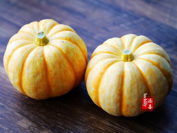 南瓜盅银鱼鸡蛋羹