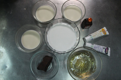 巧克力芒果草莓慕斯杯