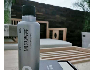 谁能介绍一款男士用的沐浴露，香气持久点的