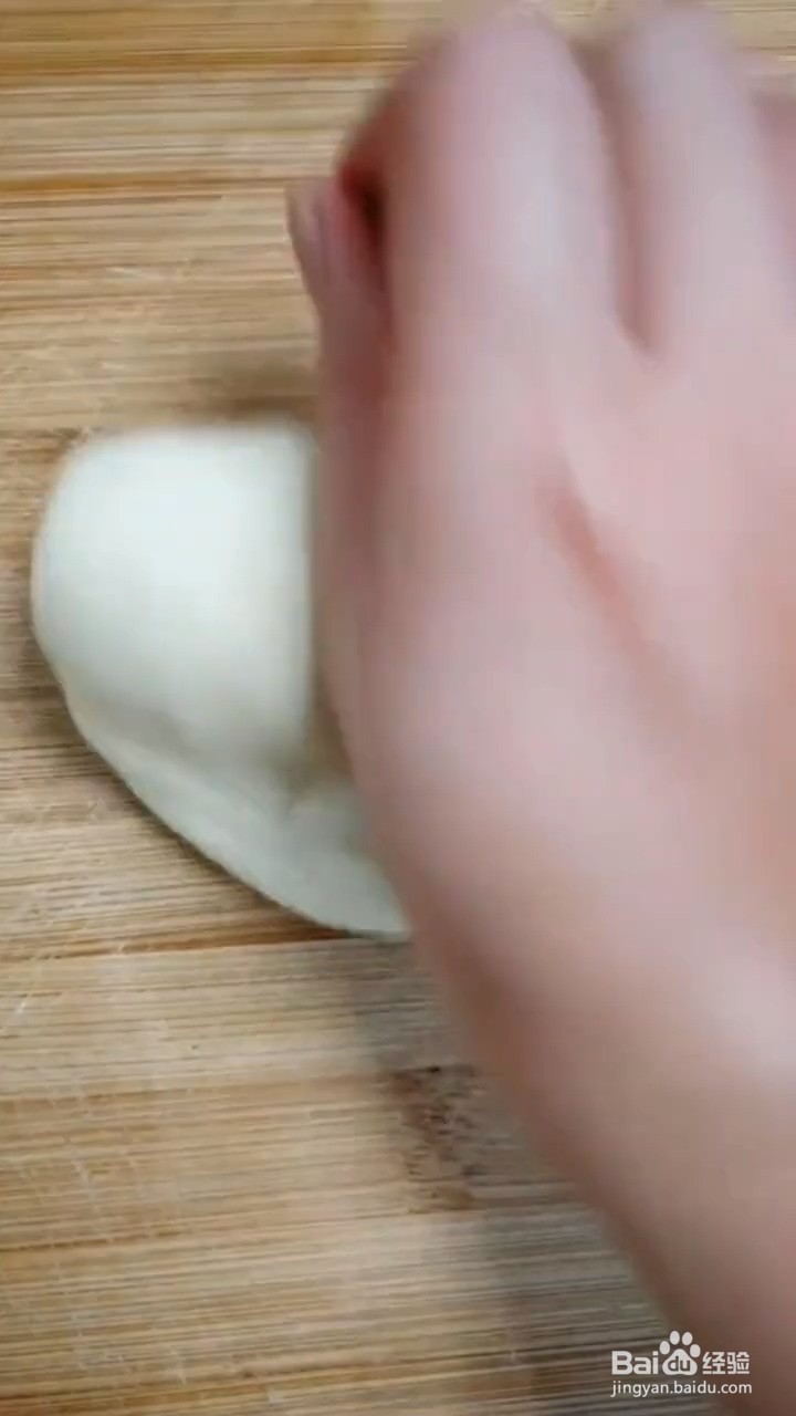 如何制作松软好吃的蜂蜜小面包