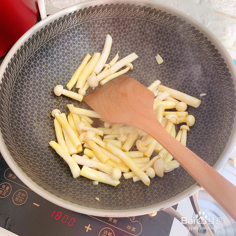 做出入味的豆腐火腿菇