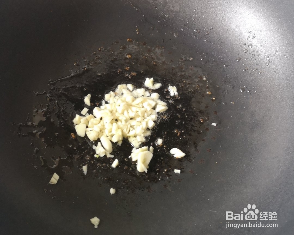 厨爸教你做蚕豆炒香肠