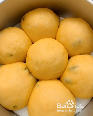 如何蒸制松软可口的葡萄干面包