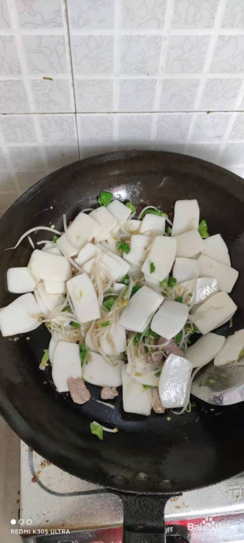 家常豆芽炒年糕