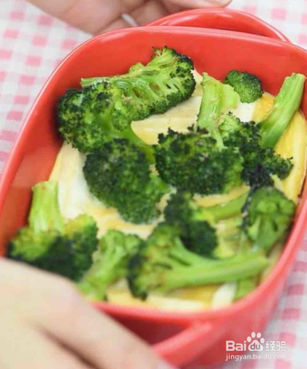 西蓝花豆腐蛋羹的做法