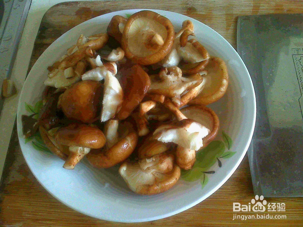 老年人怎样做好素炒香姑的备料