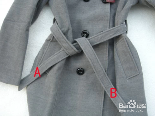 腰带打蝴蝶结怎么打