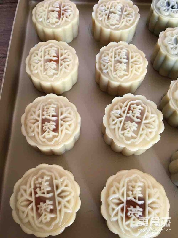 广式蛋黄莲蓉月饼
