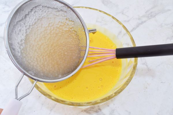 杨枝甘露慕斯蛋糕